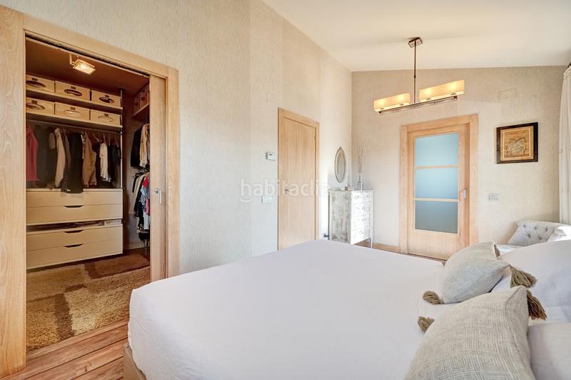 Foto 5d2fcd52-cc1d-452a-9fd9-0fe861d3e551. Haus mit heizung parking pool in Iza