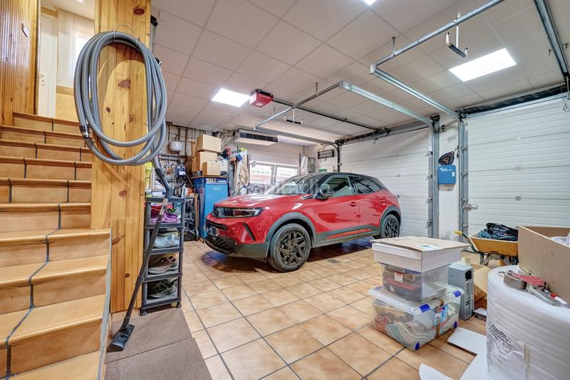 Foto e010e9ca-ab42-4919-bd7f-71d10a5976e0. Haus mit heizung parking pool in Iza