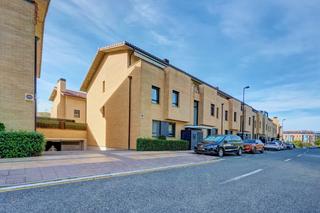 Ático  Noain - calle concejo de zabalegui 10. pamplona-iruña. Dúplex reformado en noain