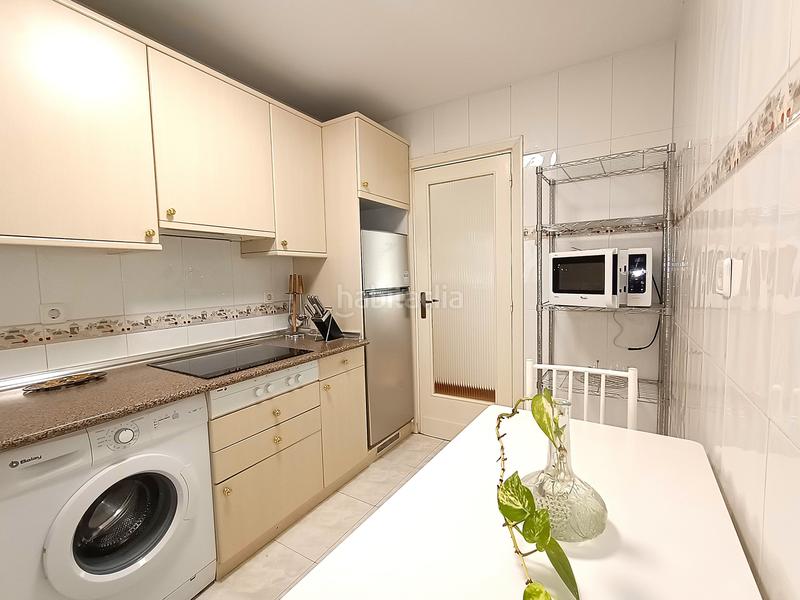 Foto 0e81c890-f8de-474b-bdbd-25c1f734a1cd. Rent flat in barañain - calle plaza de los olmos 1 in Barañáin / Barañain