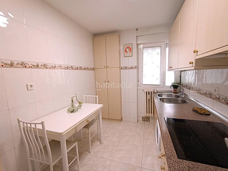 Foto 73b91ed4-a43c-47d7-8f3b-6eace2a84d1e. Rent flat in barañain - calle plaza de los olmos 1 in Barañáin / Barañain