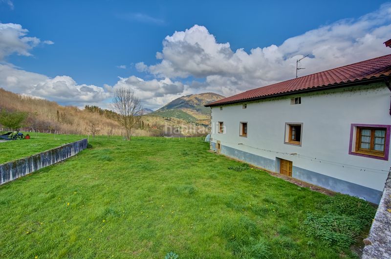 Foto 16af8089-49ee-44c7-8a57-f2a384f727ec. Casa amb calefacció a Larraun