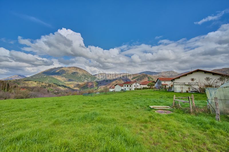 Foto b24731a5-6f7e-4d7b-a7ba-505a0a12718e. Casa amb calefacció a Larraun