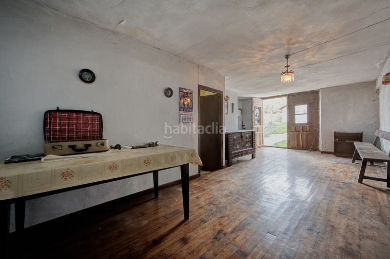 Foto e1f24c64-df0f-4a41-9a3d-40c218455f73. Casa amb calefacció a Larraun