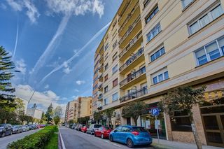 Piso  Burlada-burlata - mayor. Piso con vistas al parque, 3 habitaciones, 2 baños y 5 armarios