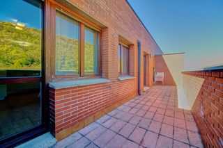 Penthouse  Huarte-uharte - oihana 17. huarte-uharte 17. Huarte, en calle oihana, estupendo ático con terraza de 16m en l
