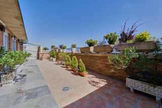 Penthouse  Benjamín de tudela 21. pamplona-iruña. Ático en medebaldea, terraza de 50m2, 2 garajes y 2 trasteros