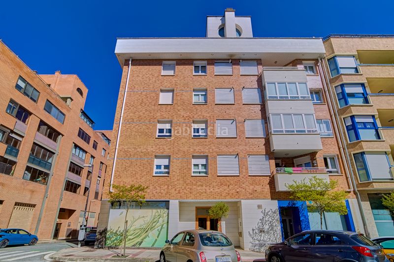 Foto 0d4632e2-ba13-47c7-84d3-30b63800ad63. Pis amb calefacció aparcament a Barañáin / Barañain