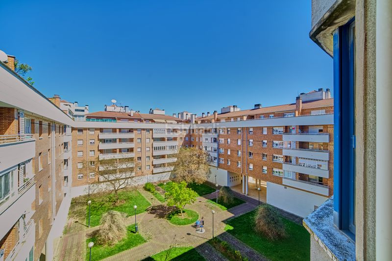 Foto 70364164-cf11-4b23-8eb5-8a13a0982d04. Pis amb calefacció aparcament a Barañáin / Barañain