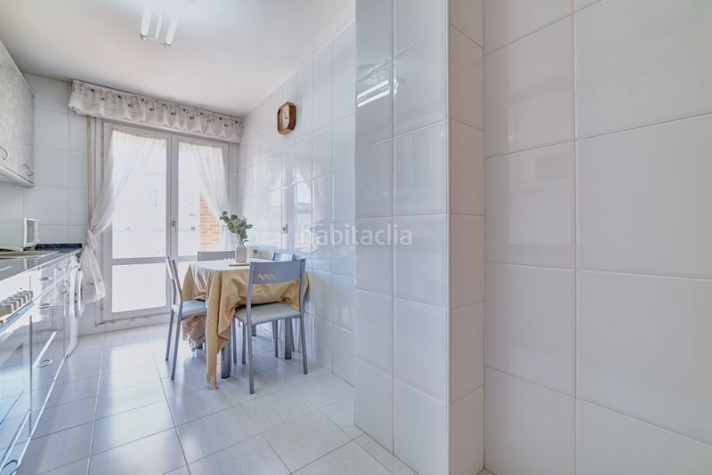 Foto e10e05b7-232c-4c2a-8126-83a6c6237992. Pis amb calefacció aparcament a Barañáin / Barañain