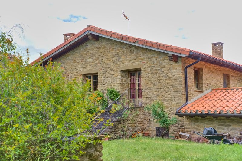 Foto 01856146-aca1-417f-9bb0-555945b60226. Casa amb calefacció aparcament a Leoz