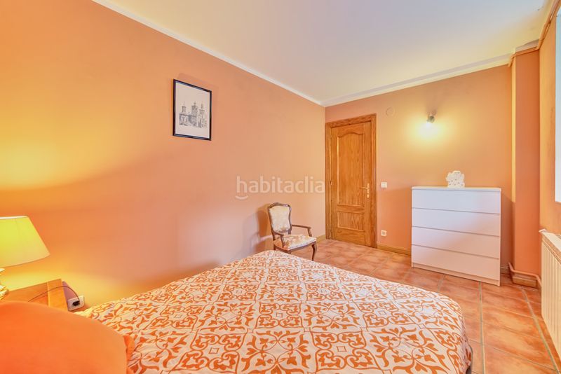 Foto b8d9c0ba-3a37-4a5a-9d58-74895a659f73. Casa amb calefacció aparcament a Leoz