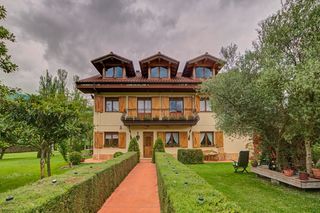 House in Irañeta. Vivienda en irañeta, con parcela de 4,5 ha, entorno natural