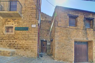 Maison  Ujué - calle pilerraina 1  ujué. En el encantadora localidad de ujue, con vision para negocio se