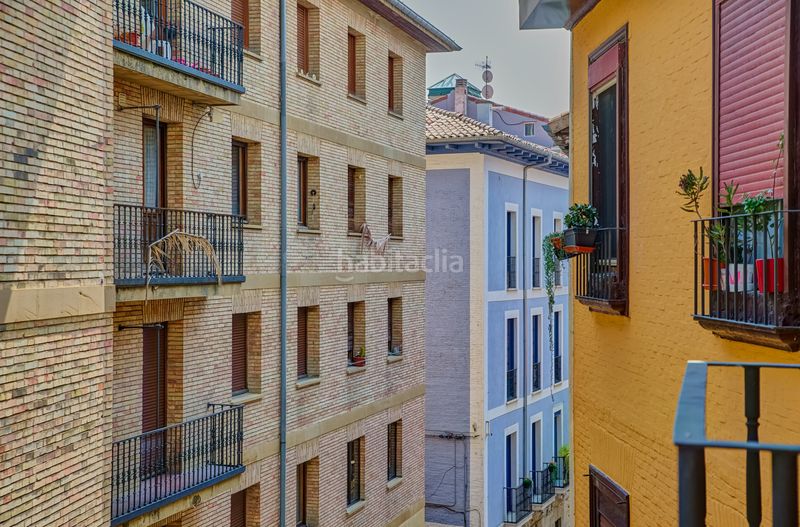 Foto 0c9e7f6e-c350-4e8f-884e-c97426bb7305. Ático donde la historia de pamplona se convierte en tu día a día en Pamplona / Iruña