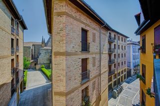 Ático  Pamplona-iruña - dormitaleria. Donde la historia de pamplona se convierte en tu día a día