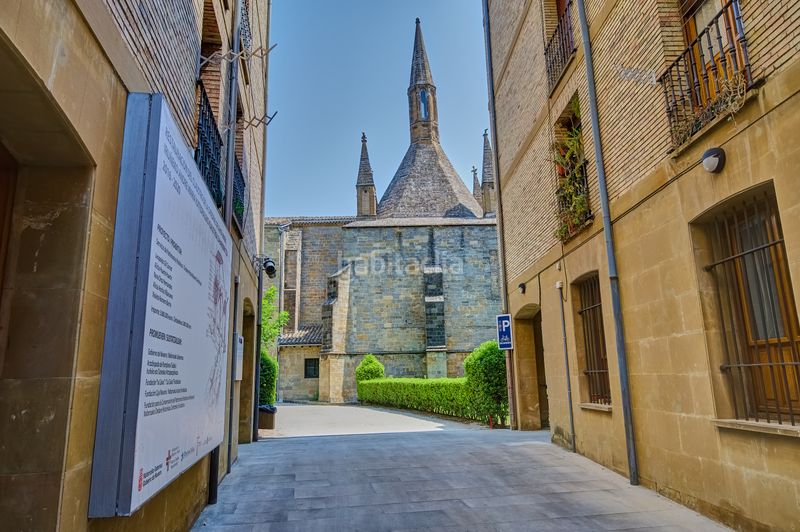 Foto 51b24fc2-f611-4982-9081-bb98e528c3bc. Ático donde la historia de pamplona se convierte en tu día a día en Pamplona / Iruña