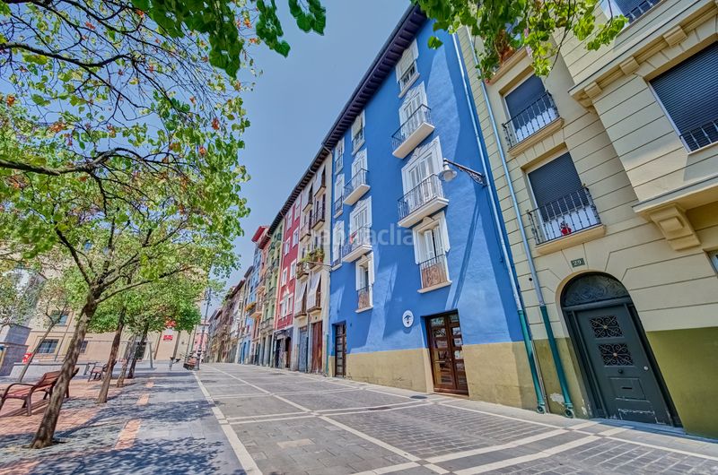 Foto 81a7f51b-5c64-4b7b-940b-9f7dcefedf47. Ático donde la historia de pamplona se convierte en tu día a día en Pamplona / Iruña