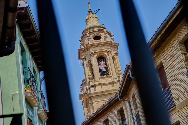 Foto f76e926c-cf42-4a0a-affe-2d06ce10b4a5. Ático donde la historia de pamplona se convierte en tu día a día en Pamplona / Iruña