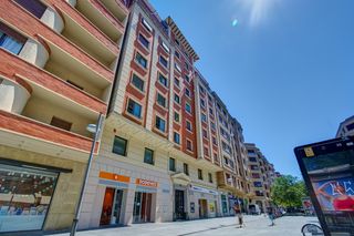 Appartement  Pamplona-iruña - avenida carlos iii. Carlos iii, 198m2 y una historia por escribir.