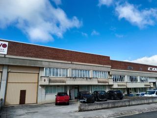 Nave industrial en Egüés Pueblo. Se ofrece en venta una magnífica nave industrial ubicada en el p
