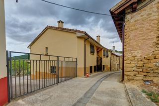 Casa a Arellano. Hay casas que gustan por sus metros, por su distribución o por s