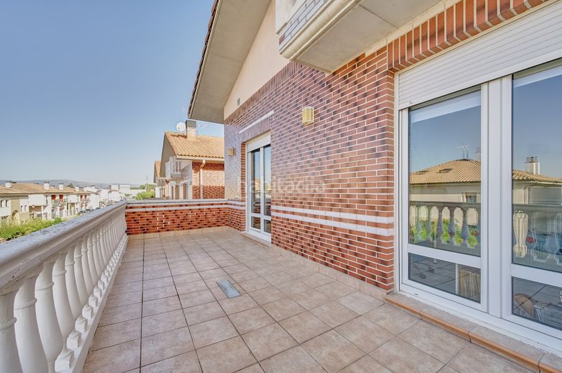 Foto ed3c3ab7-054d-4bda-96a1-c1a483d41fd4. Casa amb calefacció aparcament a Cizur
