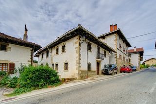 Casa  Imotz - san cristobal 3. imotz. Oskotz, en parcela de 705m, casa para reformar con jardín , sin