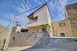 Attique  Javier - viñedo 31. undués de lerda. Casa rural y vivienda en pueblo de undués de lerda