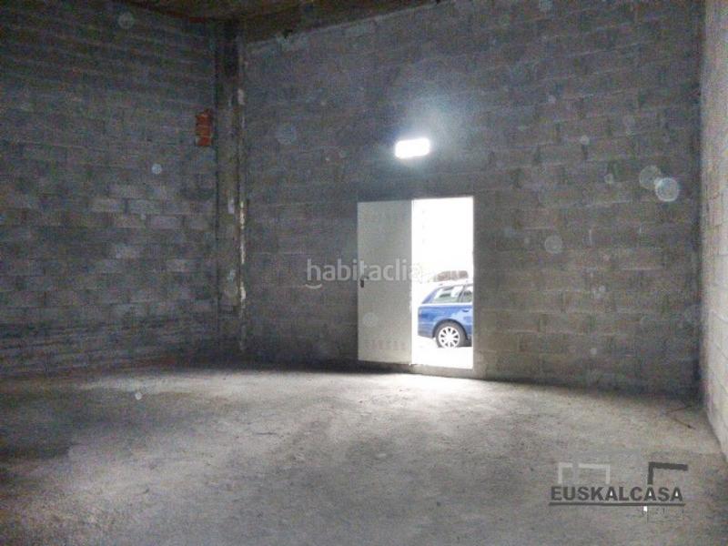 Foto 12812c3c-42f8-44ab-9214-dcf8f60374fa. Alquiler local comercial oportunidad local comercial en san adrian!!! zona céntrica y bien comunicada en Bilbao