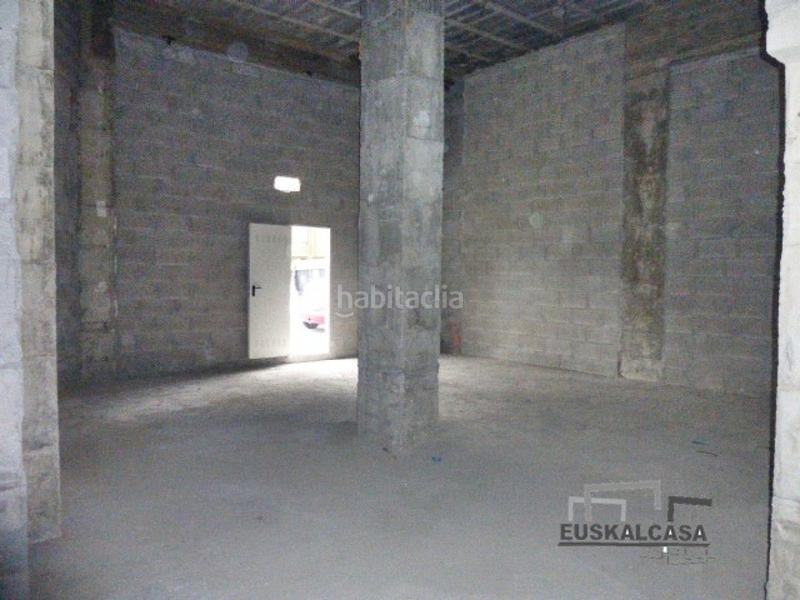 Foto b47ad45a-3a84-4c3b-8c4c-a5476fecb882. Lloguer local comercial a San Adrián Bilbao