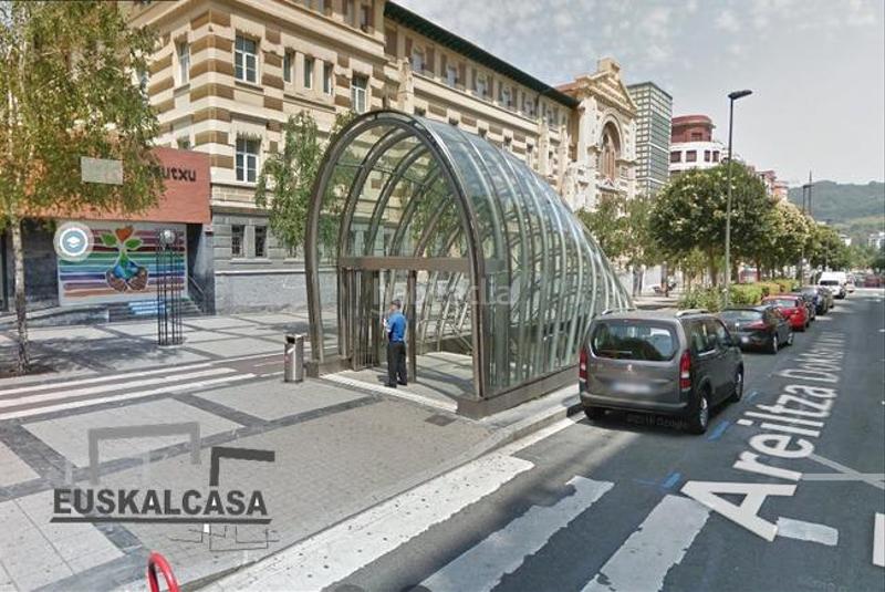 Foto b658f312-6bbb-4c6e-97ff-0e9b0b02a497. Parking coche ocasión parcela garaje 23 coches indautxu!!! en Bilbao