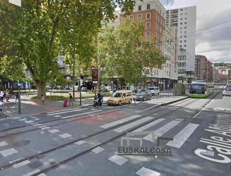 Foto ceeb1fc0-f334-44ee-a4f6-4656492ba044. Parking coche ocasión parcela garaje 23 coches indautxu!!! en Bilbao