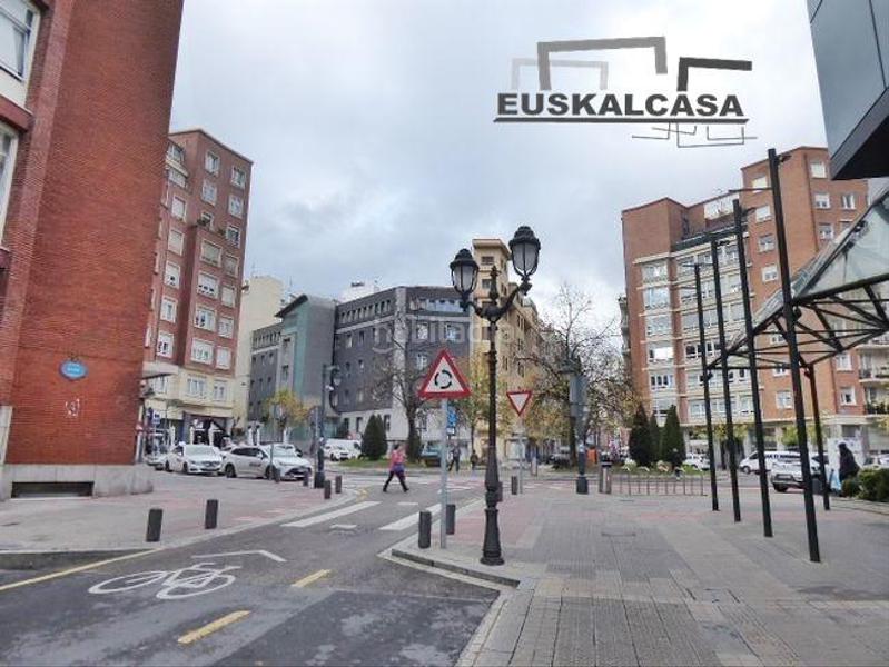 Foto 169a5cd6-e75f-4ffc-b092-14838bc16d58. Local commercial dans Alhóndiga Bilbao