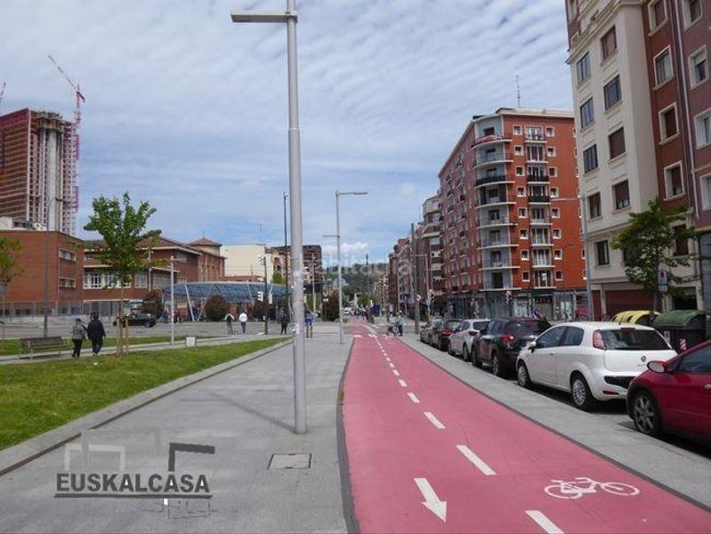 Foto e4bf12e7-b48c-4549-b4d7-986b2b16c529. Local comercial a Basurtu Bilbao