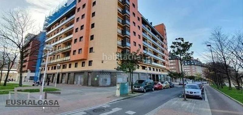 Foto cdd80954-5ed6-4593-8b67-94cc9457f38f. Local comercial  haciendo esquina en Bilbao