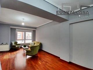 Etagenwohnung en Bermeo. En el centro de bermeo, amplio y con terraza