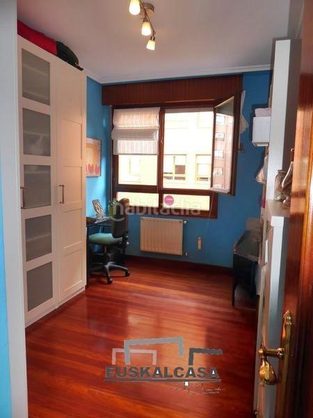 Foto 2d838954-7402-4953-a2f6-87f63d43e742. Pis amb calefacció aparcament a Rekalde Centro Bilbao