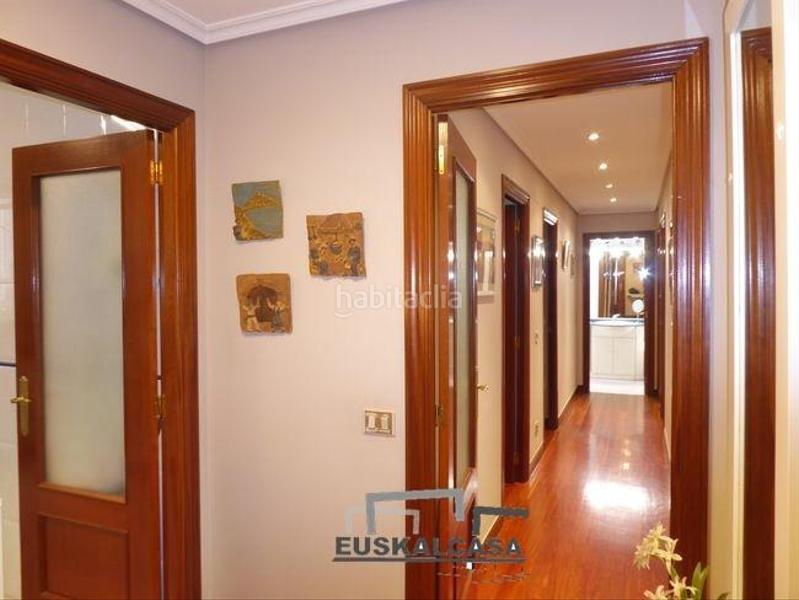 Foto 352dc722-792a-4dc7-866c-7058fb6b95b9. Pis amb calefacció aparcament a Rekalde Centro Bilbao