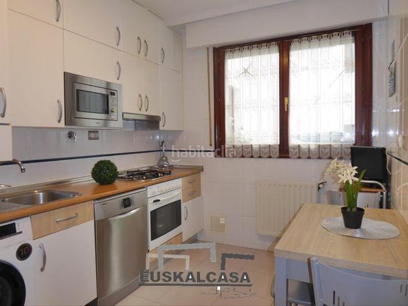 Foto 96512bf3-e365-49e8-a557-ecd2e9a65d05. Pis amb calefacció aparcament a Rekalde Centro Bilbao