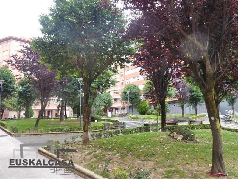 Foto abaed8fa-3f6b-4093-b09f-5485162c9a61. Pis amb calefacció aparcament a Rekalde Centro Bilbao