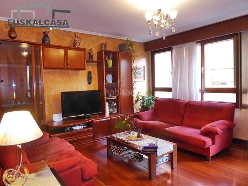 Foto b9ed64b0-3d49-4a7c-9047-faf79dcc312d. Pis amb calefacció aparcament a Rekalde Centro Bilbao