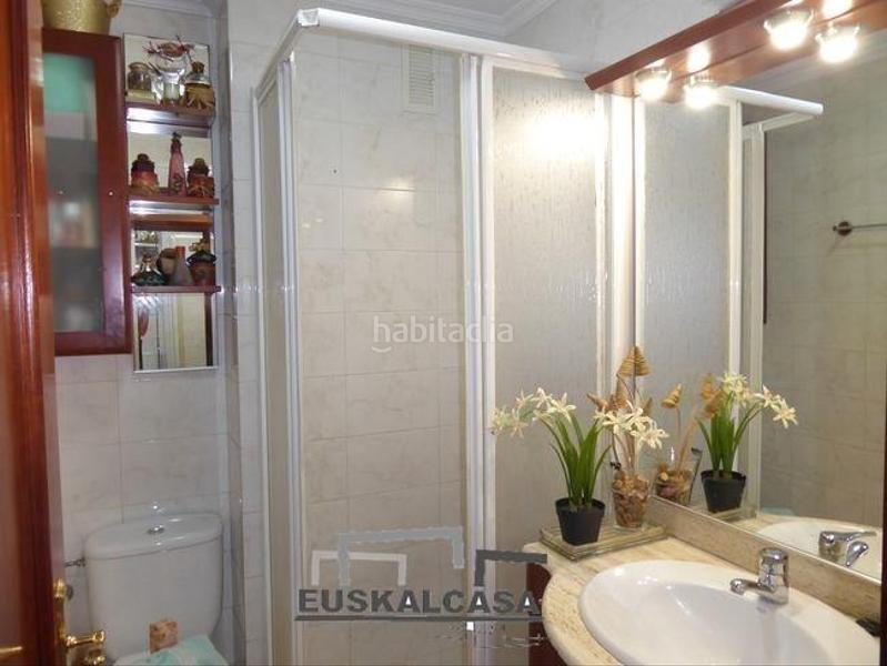 Foto c0ce84da-2135-4980-8b0f-7414a2d1f319. Pis amb calefacció aparcament a Rekalde Centro Bilbao