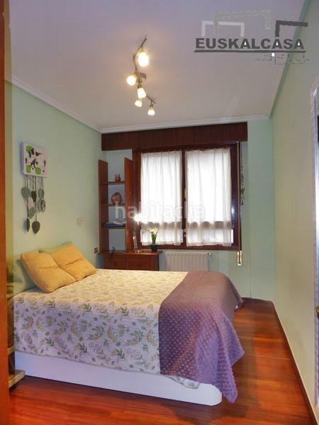 Foto d6f32a3f-b4a3-4962-9919-85b336798f31. Pis amb calefacció aparcament a Rekalde Centro Bilbao