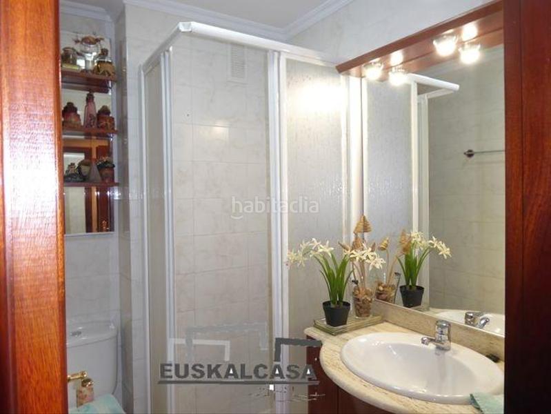 Foto fec801ef-85ba-48ed-a3db-80a912c03144. Pis amb calefacció aparcament a Rekalde Centro Bilbao