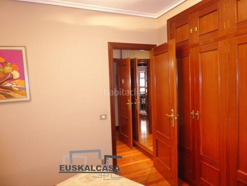 Foto ff17bf6f-9a9f-4638-92b8-0e3891b1e8b2. Pis amb calefacció aparcament a Rekalde Centro Bilbao