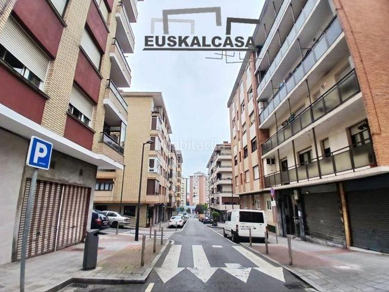 Foto 6b1df737-a208-4402-88a4-96fe94c492f4. Local comercial ideal para txoko y con posibilidad de hacer vivienda en Santurtzi