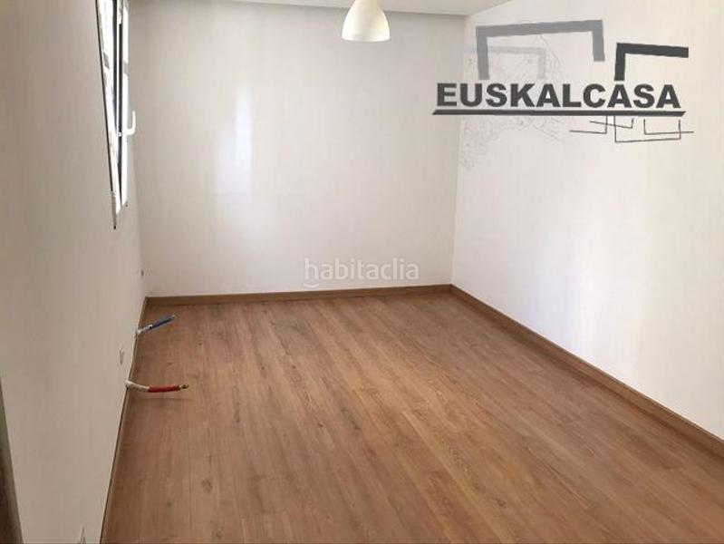 Foto a3d26e09-cab2-4ca9-a28a-bb80f6e870dc. Pis amb calefacció a Olabeaga Bilbao