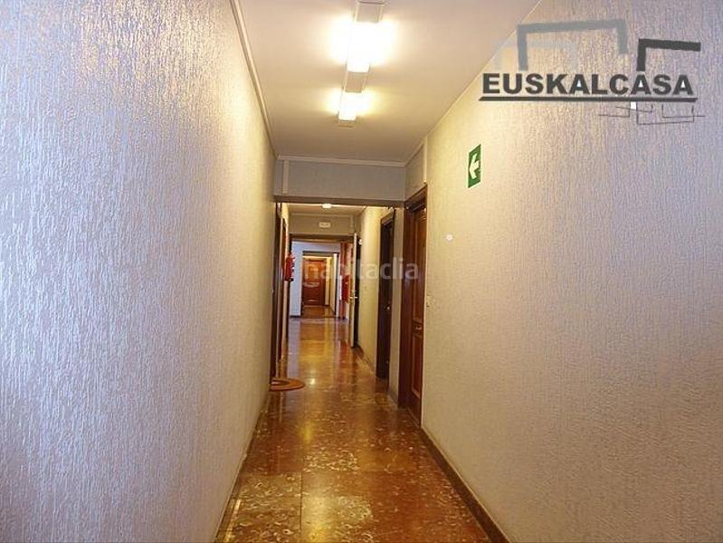 Foto b6ac7122-f98d-4b0a-8a96-e0f05c2bfd76. Ufficio con riscaldamento in Zabalburu Bilbao