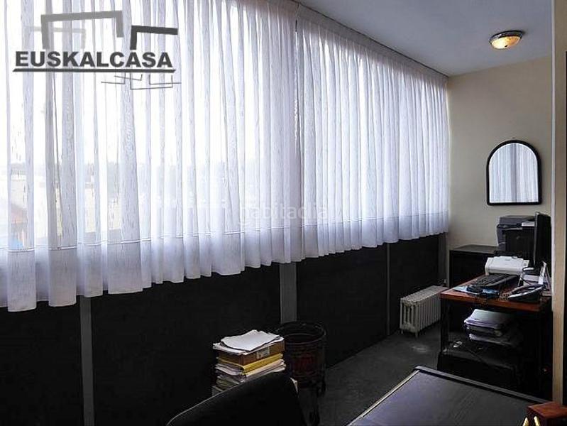 Foto ea61f327-fd05-46fd-aaeb-2215da6fc669. Ufficio con riscaldamento in Zabalburu Bilbao